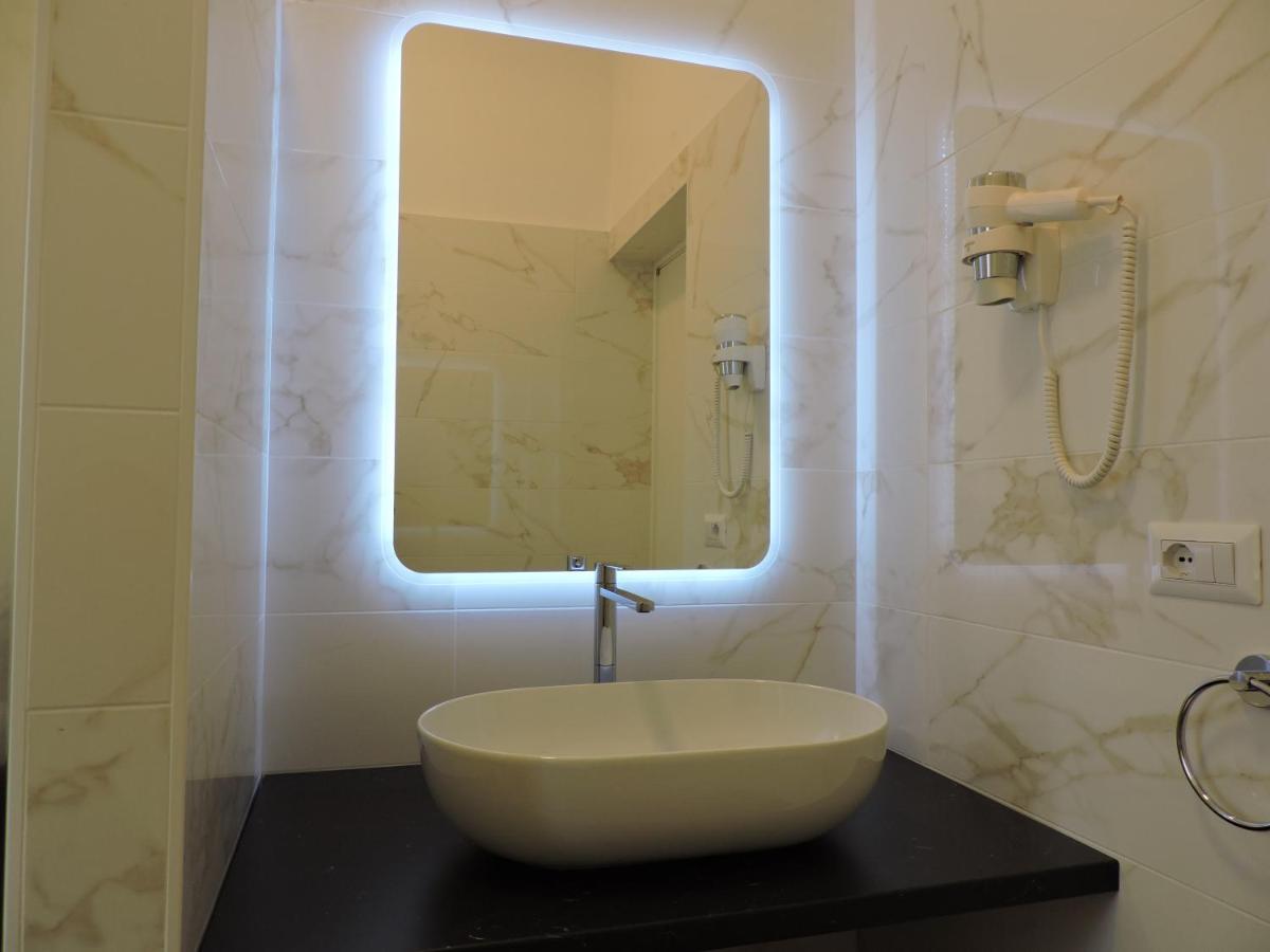 Garibaldi 52 Exclusive Apartments Bari Kültér fotó
